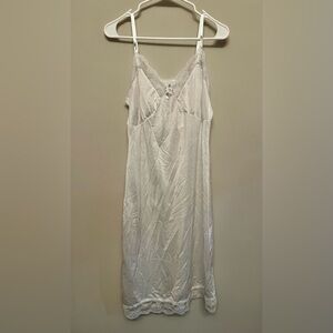 Vintage-Inspired White Lace Nightgown w/ Bow Detail 1XL